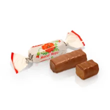 Schokokonfekt - Krasnij mak, mit Erdnüssen und Waffelkrümel, in kakaohaltiger Fettglasur, 300 g