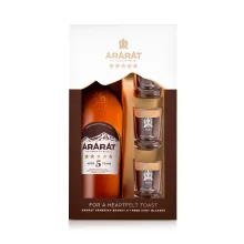 Geschenkset - Armenischer Brandy Ararat New Range, 5 Jahre, 40 % vol.  0,7 L, + 3 Shotgläsern Geschenkset - Armenischer Brandy Ararat New Range, 5 Jahre, 40 % vol.  0,7 L, + 3 Shotgläsern
