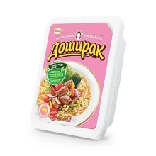 Instant Nudeln - Doschirak mit Kalbfleischgeschmack, auf dem Teller, 90 g