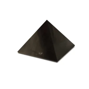 Pyramide aus Schungit, poliert, 3 x 3 cm Pyramide aus Schungit, poliert, 3 x 3 cm
