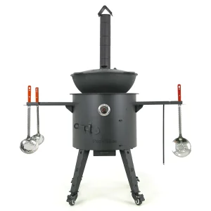 Utschak Feuerofen Ø 44 cm + Gusseisen-Kasan 16 l, runder Boden + Küchenzubehör, Usbekischer Kochtopf aus Gusseisen