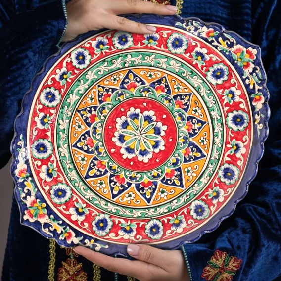 Lagan, geschnitzt, oval, KaraKalam KO1, Rishtan Keramik, 34 х 42 cm