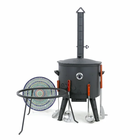 Utschak Feuerofen Ø 49 cm + Gusseisen-Kasan 22 L, Ø 52,7 cm, flacher Boden + Küchenzubehör, Usbekischer Kochtopf aus Gusseisen