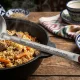Шумовка узбекская для плова 48 см, с гравировкой -  Кухня — это театр, а плов — главная роль